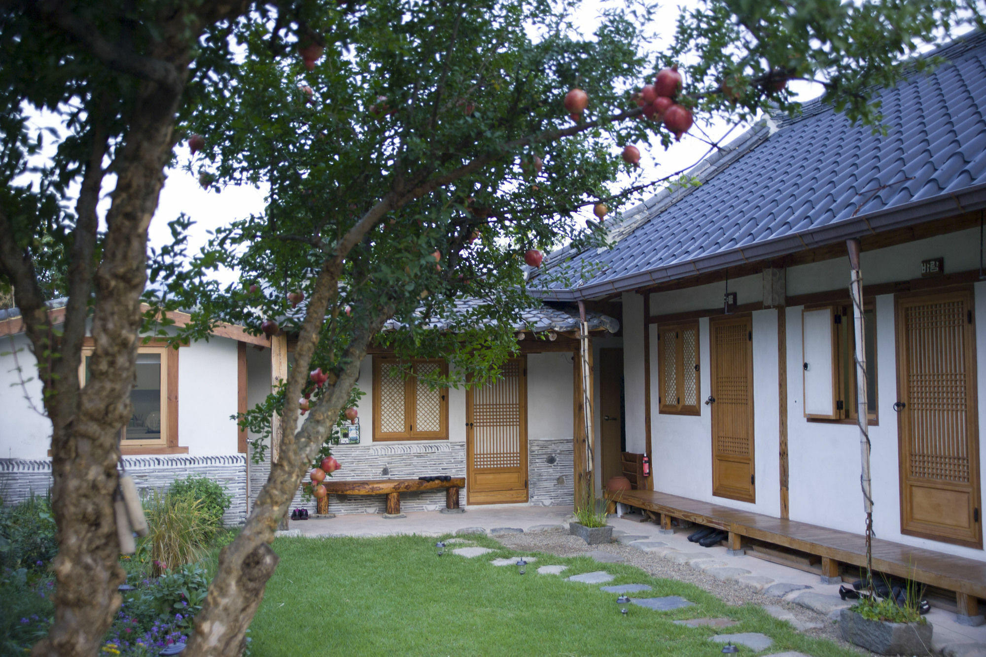 Floral Space Hanok Guesthouse Gyeongju Esterno foto